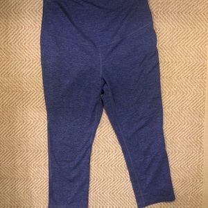 Old Navy Active purple maternity leggings XS